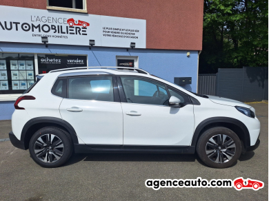 Peugeot 2008 — 8