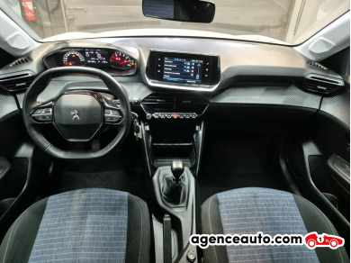 Peugeot 208 — 15