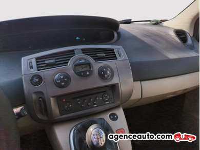Renault Scenic — 12