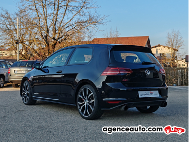 Volkswagen Golf — 3
