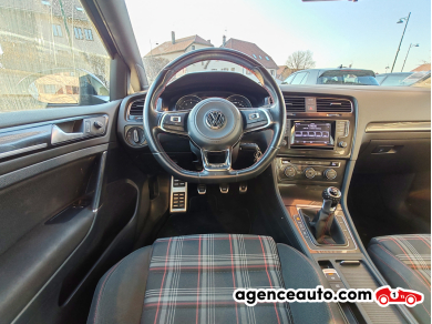 Volkswagen Golf — 11