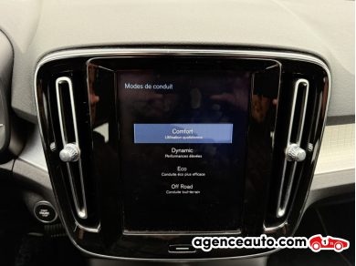 Volvo VOLVO XC40 — 24