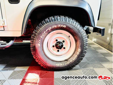 Land Rover Defender — 24