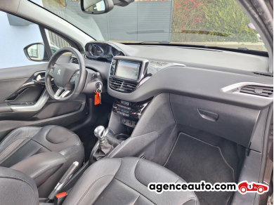 Peugeot 208 — 12