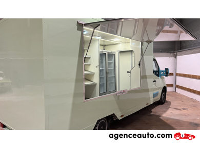 Renault Master — 9