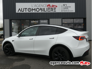 Tesla Model Y — 3