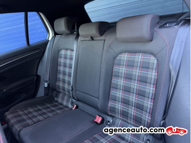 Volkswagen Golf — 24