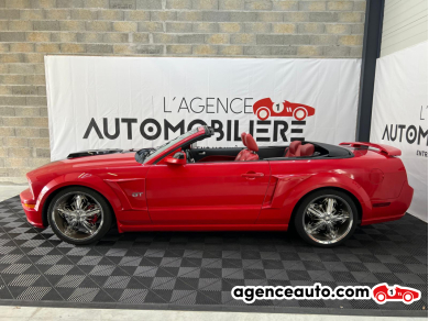 Ford Mustang Convertible — 8