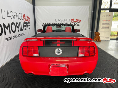 Ford Mustang Convertible — 10