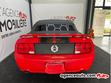 Ford Mustang Convertible — 9