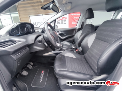 Peugeot 2008 — 12