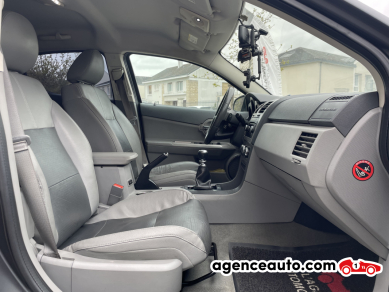 Dodge Avenger — 12