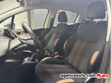 Peugeot 208 — 10