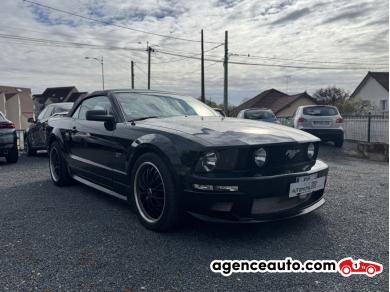 Ford Mustang Convertible — 3