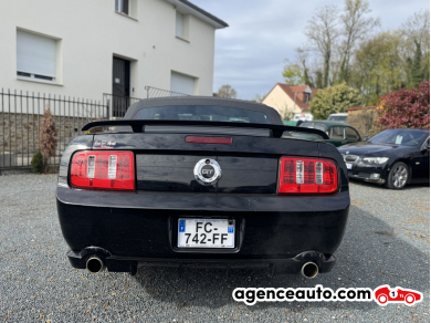 Ford Mustang Convertible — 6