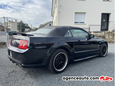 Ford Mustang Convertible — 5