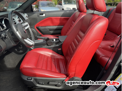 Ford Mustang Convertible — 12