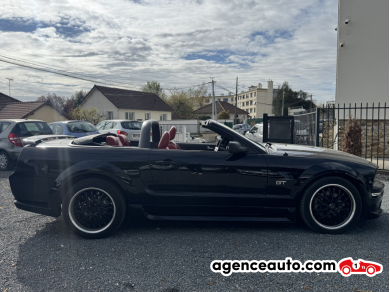 Ford Mustang Convertible — 7