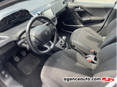 Peugeot 208 — 7