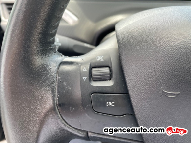 Peugeot 208 — 10