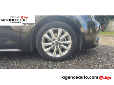 Toyota Corolla Touring Sport — 19