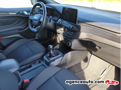 Ford Focus SW — 16