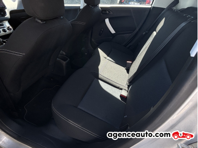 Peugeot 208 — 12
