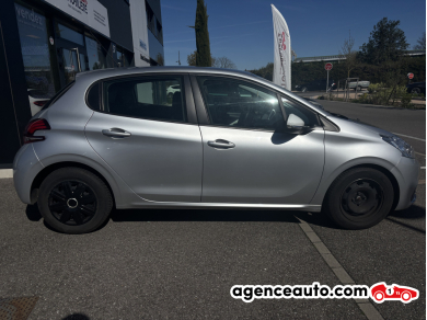 Peugeot 208 — 8