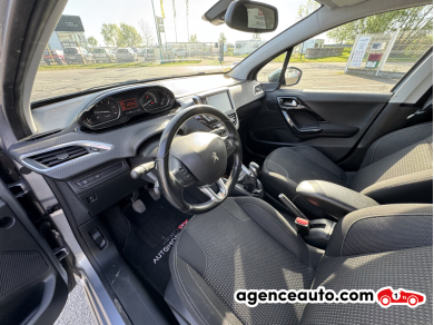 Peugeot 208 — 10