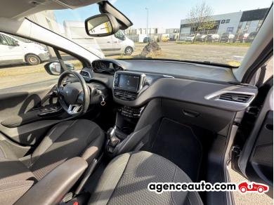 Peugeot 208 — 13