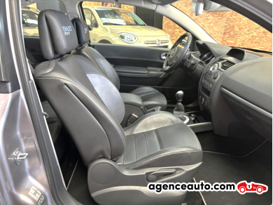 Renault Megane — 12