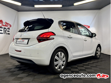 Peugeot 208 — 5