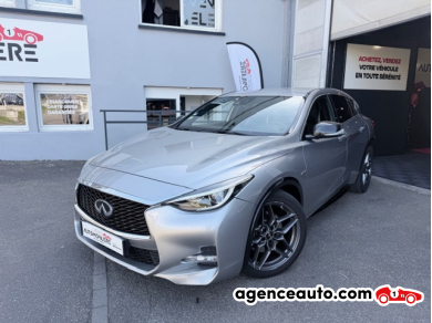 Infiniti Q30