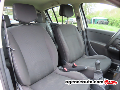 Renault Clio — 11