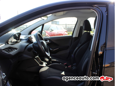 Peugeot 208 — 10