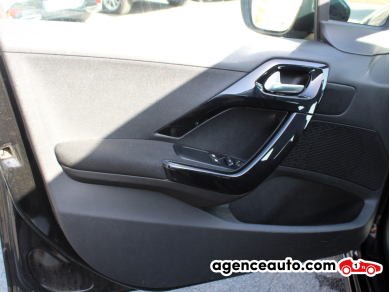 Peugeot 208 — 9
