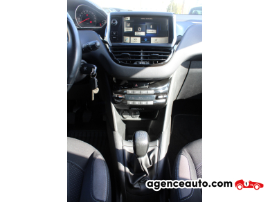 Peugeot 208 — 17