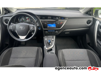 Toyota Auris — 19