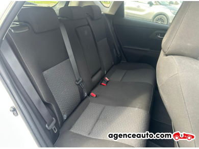 Toyota Auris — 23