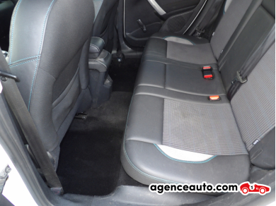 Peugeot 2008 — 12