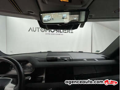 Land Rover Defender — 32