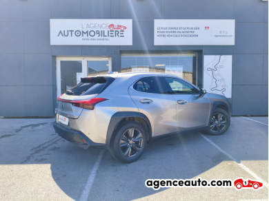 Lexus UX — 2