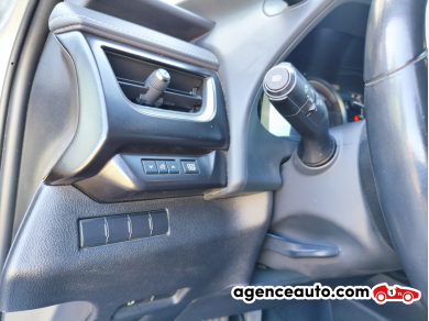 Lexus UX — 16