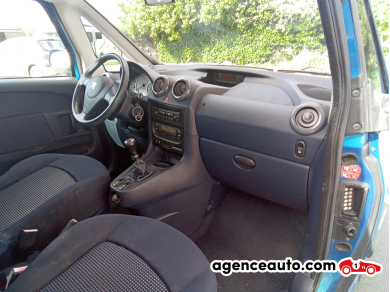Peugeot 1007 — 11