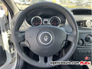 Renault Clio — 12