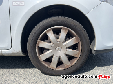Renault Clio — 15