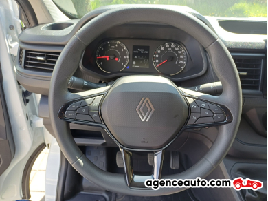 Renault Trafic — 12