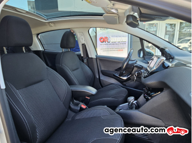 Peugeot 208 — 12