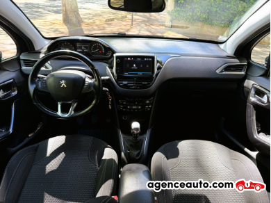 Peugeot 208 — 9