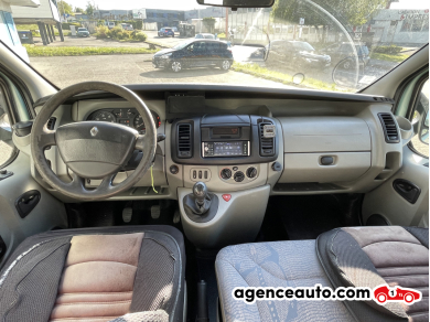 Renault Trafic — 12